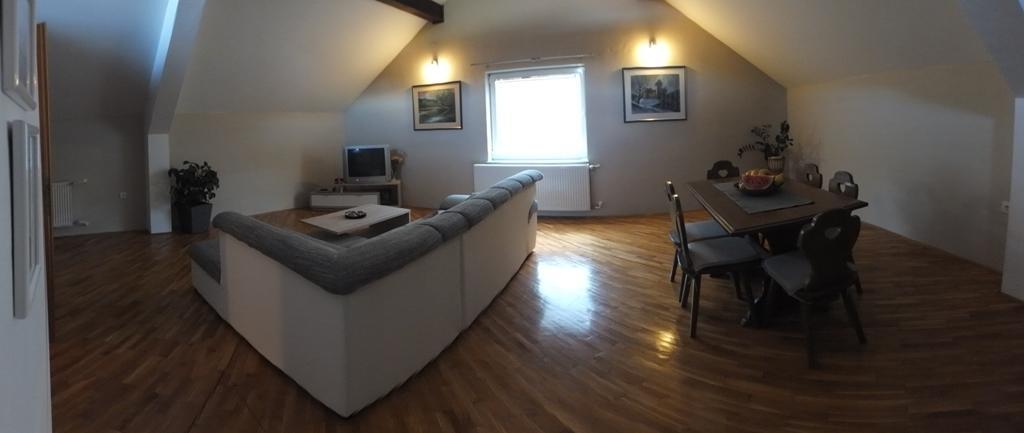 Apartment Bastaja スルニュ 部屋 写真